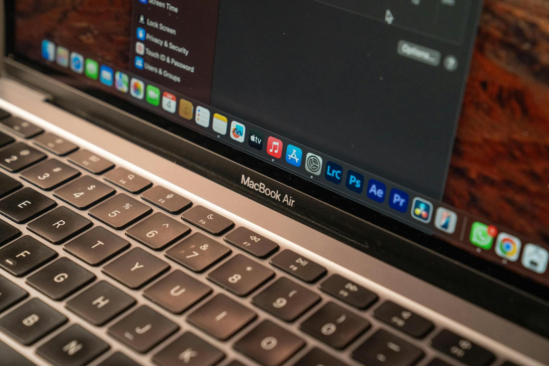 Skróty klawiaturowe Safari na macOS — kompletna lista (40+ skrótów)