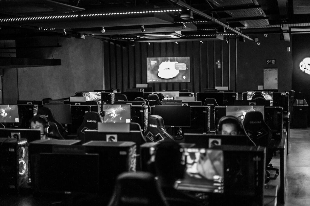 Co to jest esport – dyscypliny, scena i sprzęt profesjonalistów